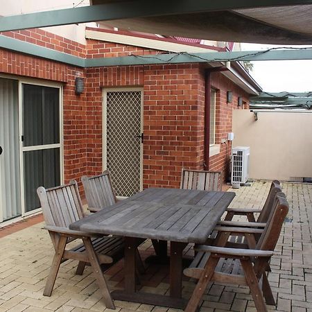 Albury Suites - Schubach Street Habitación foto
