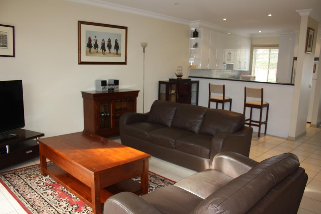 Albury Suites - Schubach Street Habitación foto